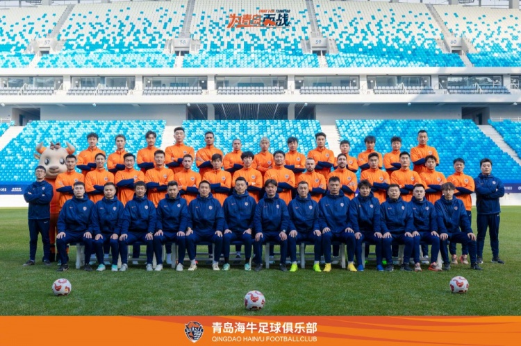青島海牛一線隊(duì)名單：老將鄭龍、薩里奇坐鎮(zhèn)，金洋洋等新援在列