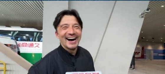 帶孩子和帶球隊(duì)哪個(gè)更累？謝暉笑言：都累，但帶孩子更累